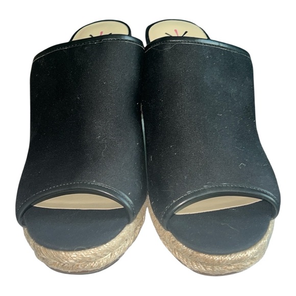 Isaac Mizrahi Black and Tan Wedge Sandals Size 10 - Picture 2 of 7